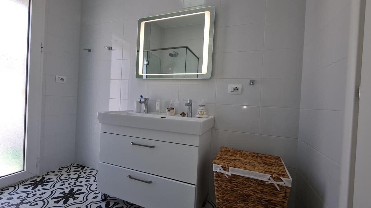 Апартаменты Rocknest Sea View Penthouse Саранда Экстерьер фото
